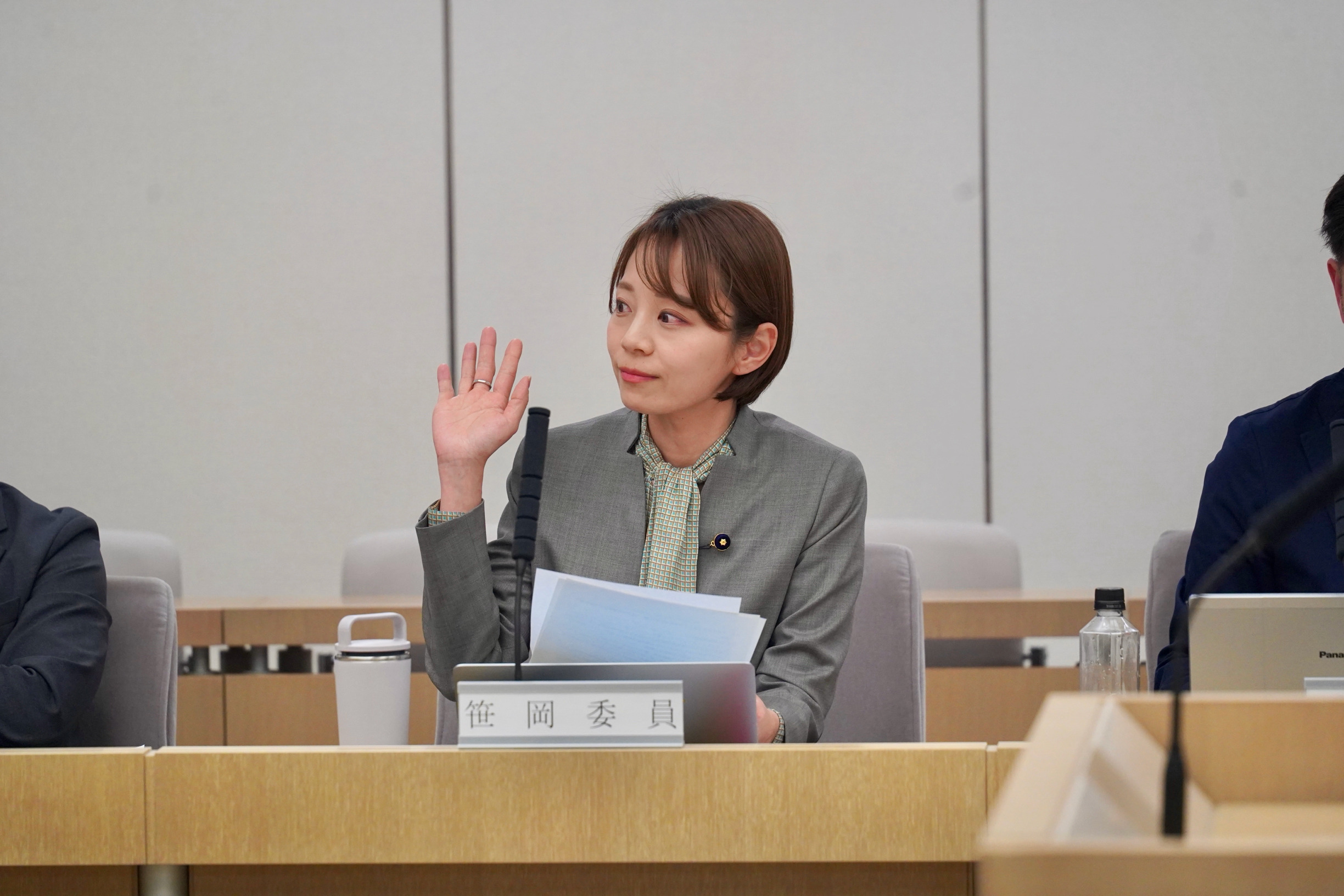 令和８年度予算審議総務委員会/子供政策連携室/中高生の居場所づくり/子どもの意見聴取/リーディングプロジェクト再構築